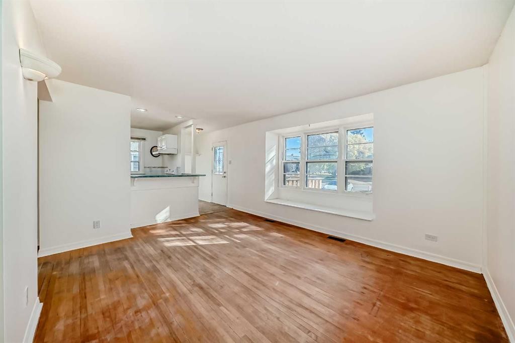 168 Tamarac Boulevard, Springbrook, AB - Indoor Photo Showing Other Room