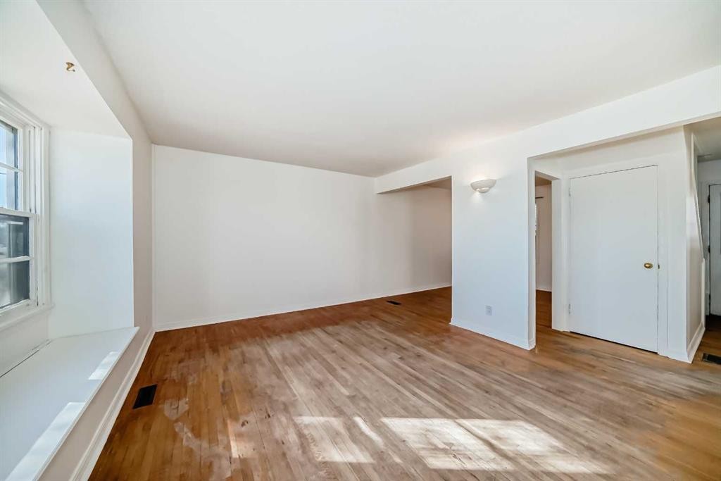 168 Tamarac Boulevard, Springbrook, AB - Indoor Photo Showing Other Room