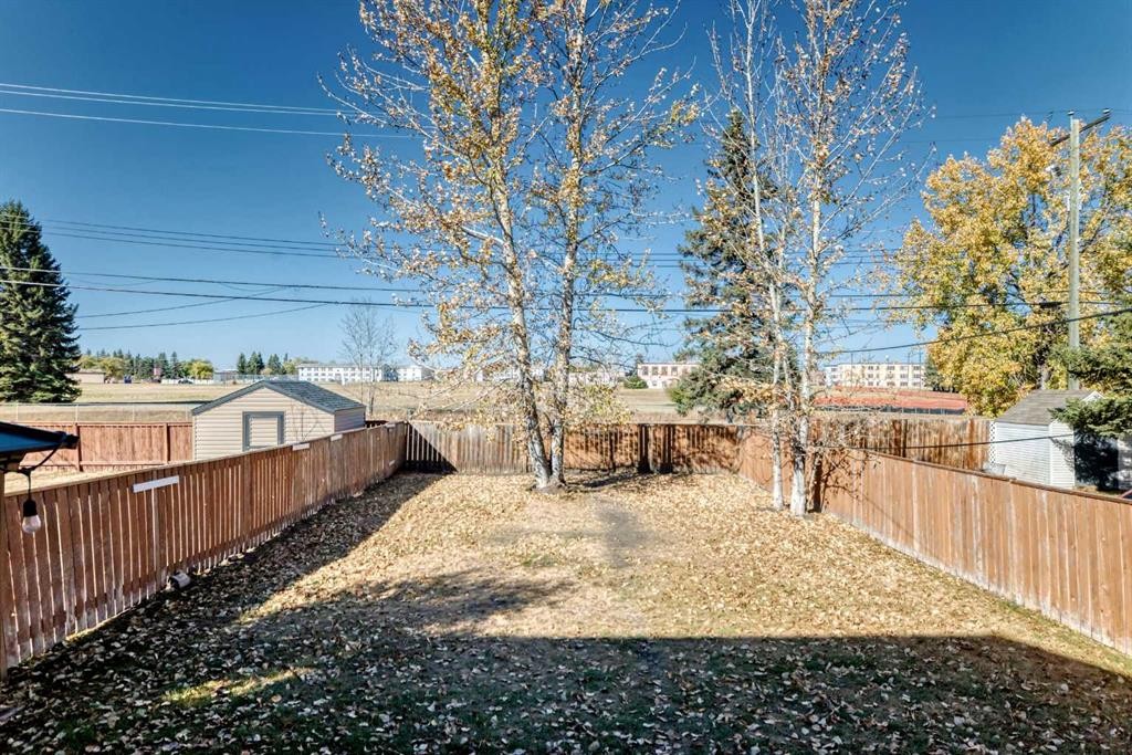 168 Tamarac Boulevard, Springbrook, AB - Outdoor