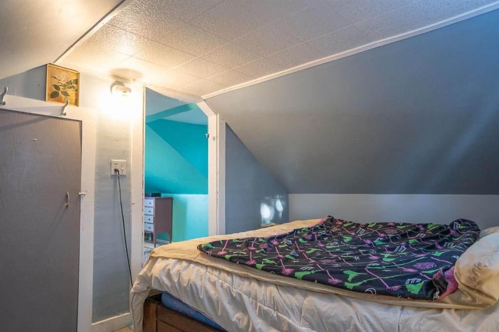 5010 53Rd Avenue, Bashaw, AB - Indoor Photo Showing Bedroom