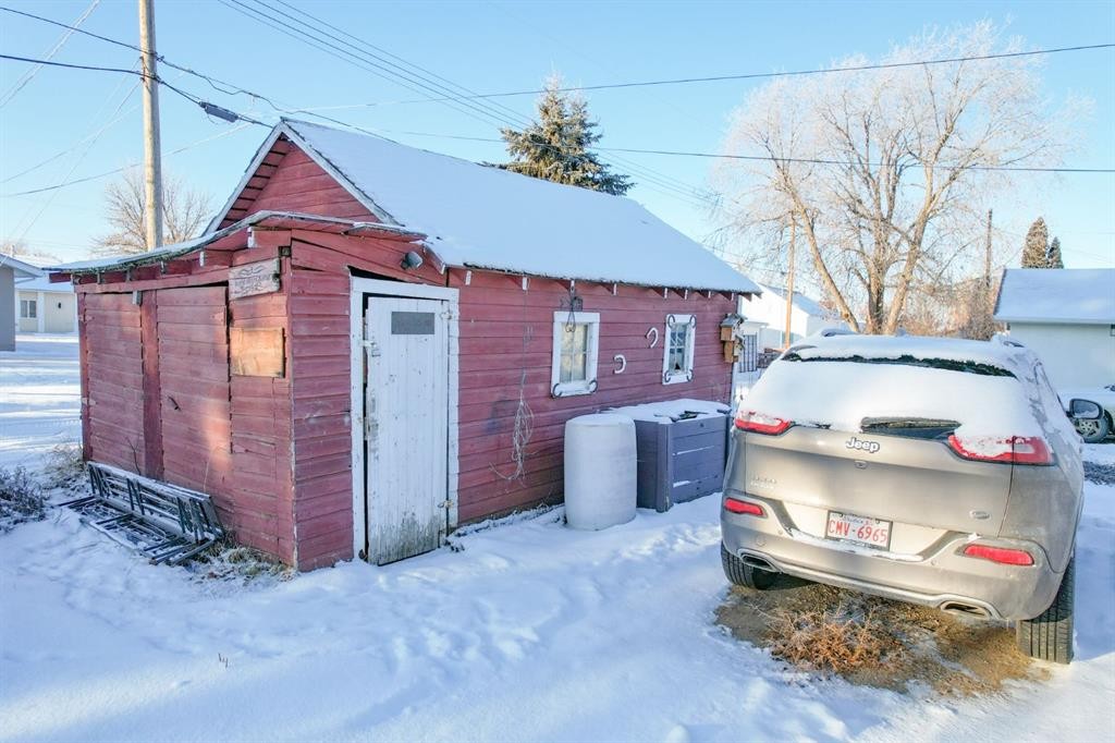 5010 53Rd Avenue, Bashaw, AB - Outdoor