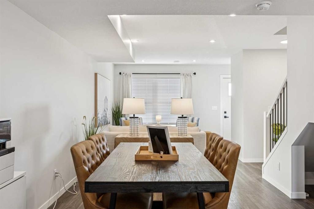 107-135 Mahogany Parade Se, Calgary, AB - Indoor Photo Showing Dining Room