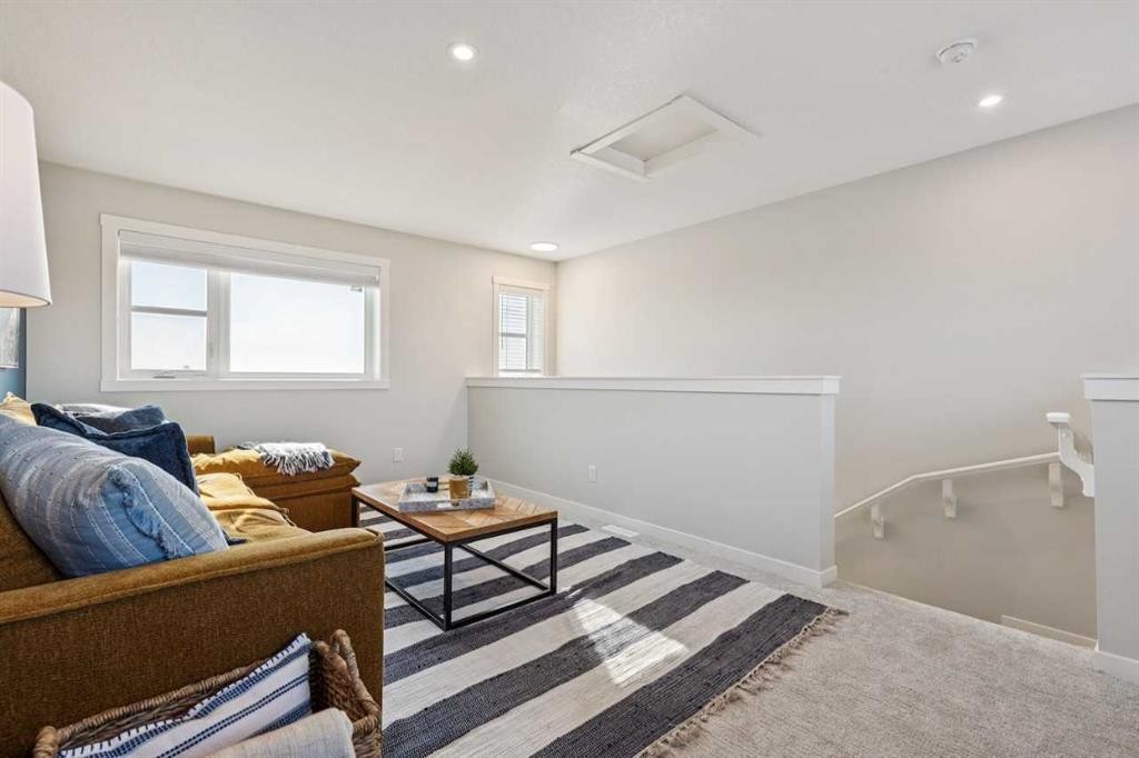 107-135 Mahogany Parade Se, Calgary, AB - Indoor