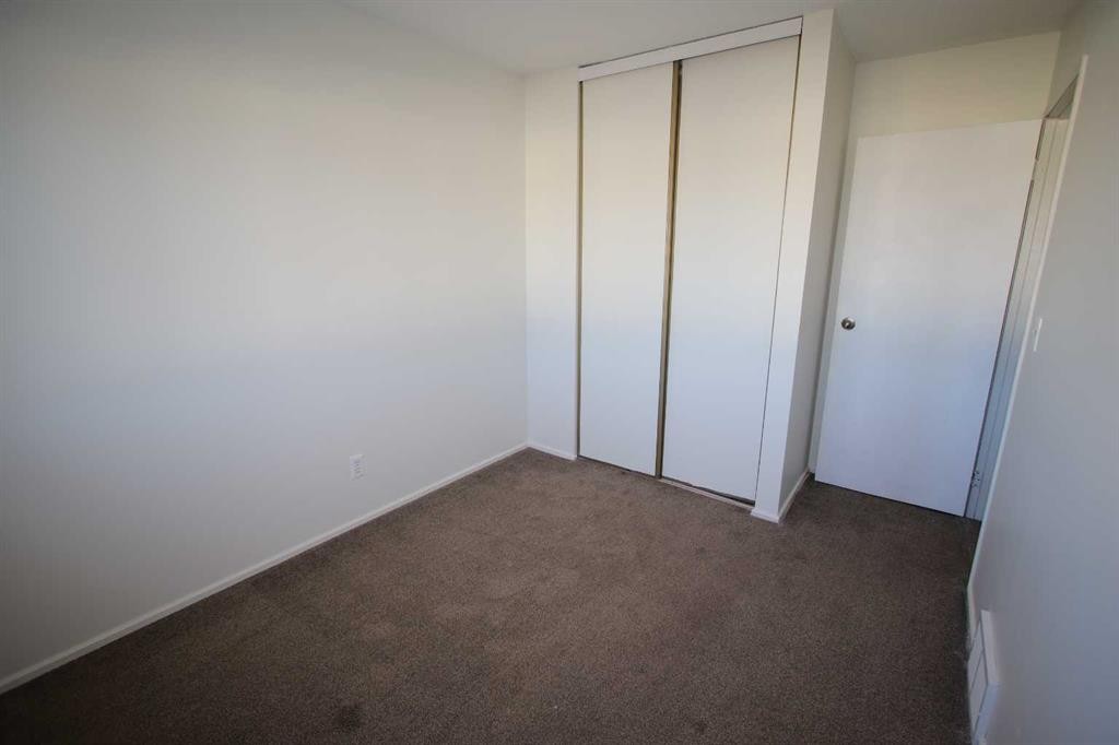 44-7124 Gray Drive, Red Deer, AB - Indoor Photo Showing Other Room