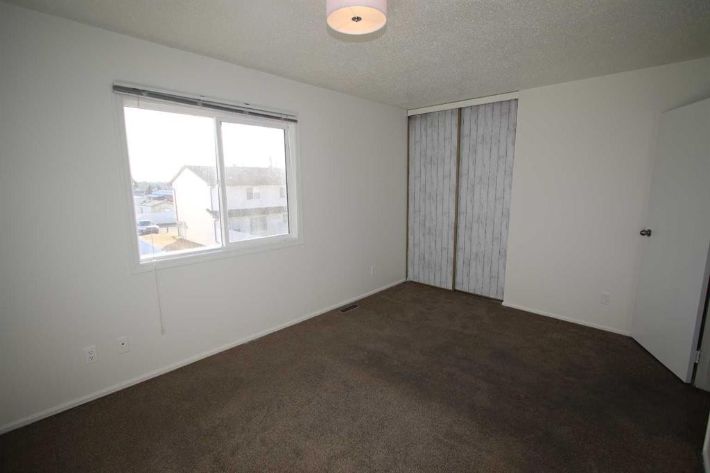 44-7124 Gray Drive, Red Deer, AB - Indoor Photo Showing Other Room