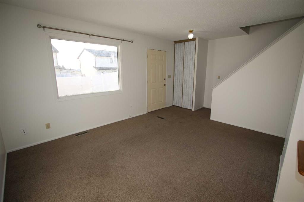 44-7124 Gray Drive, Red Deer, AB - Indoor Photo Showing Other Room