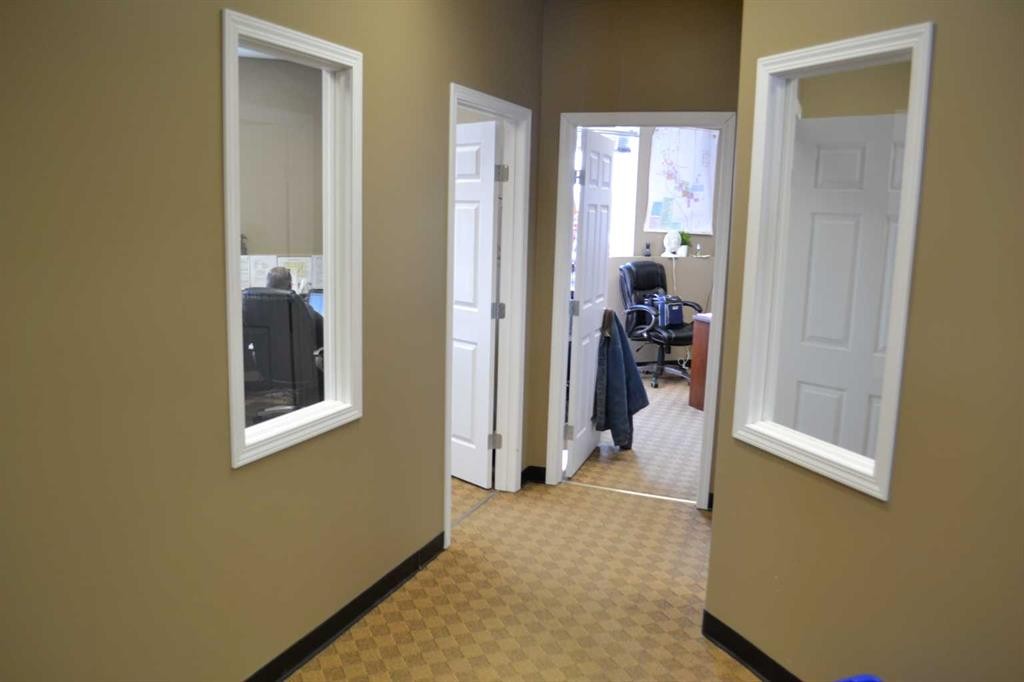 3-14 Thevenaz Industrial Trail, Sylvan Lake, AB