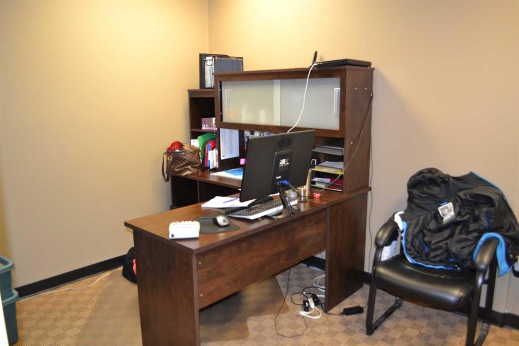 3-14 Thevenaz Industrial Trail, Sylvan Lake, AB