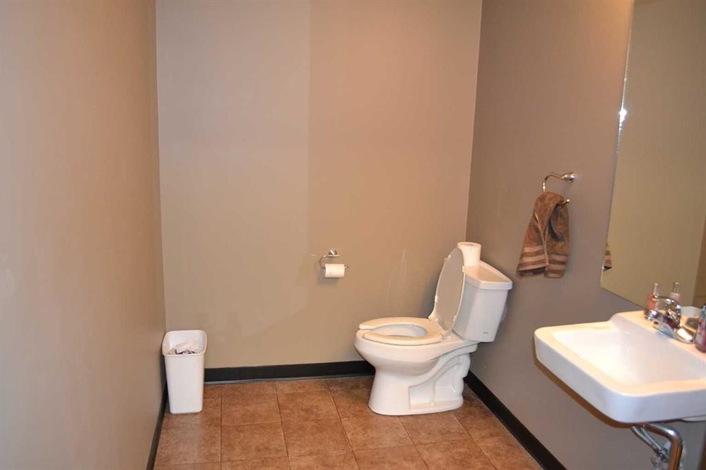 3-14 Thevenaz Industrial Trail, Sylvan Lake, AB