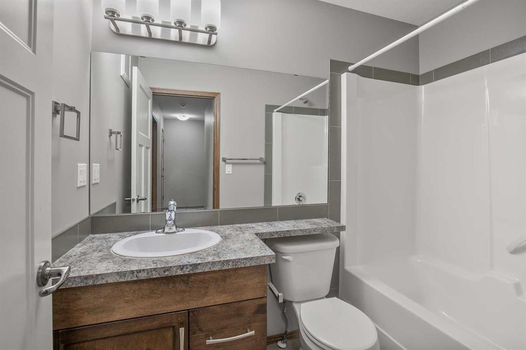 13 Crimson Court, Blackfalds, AB - Indoor Photo Showing Bathroom