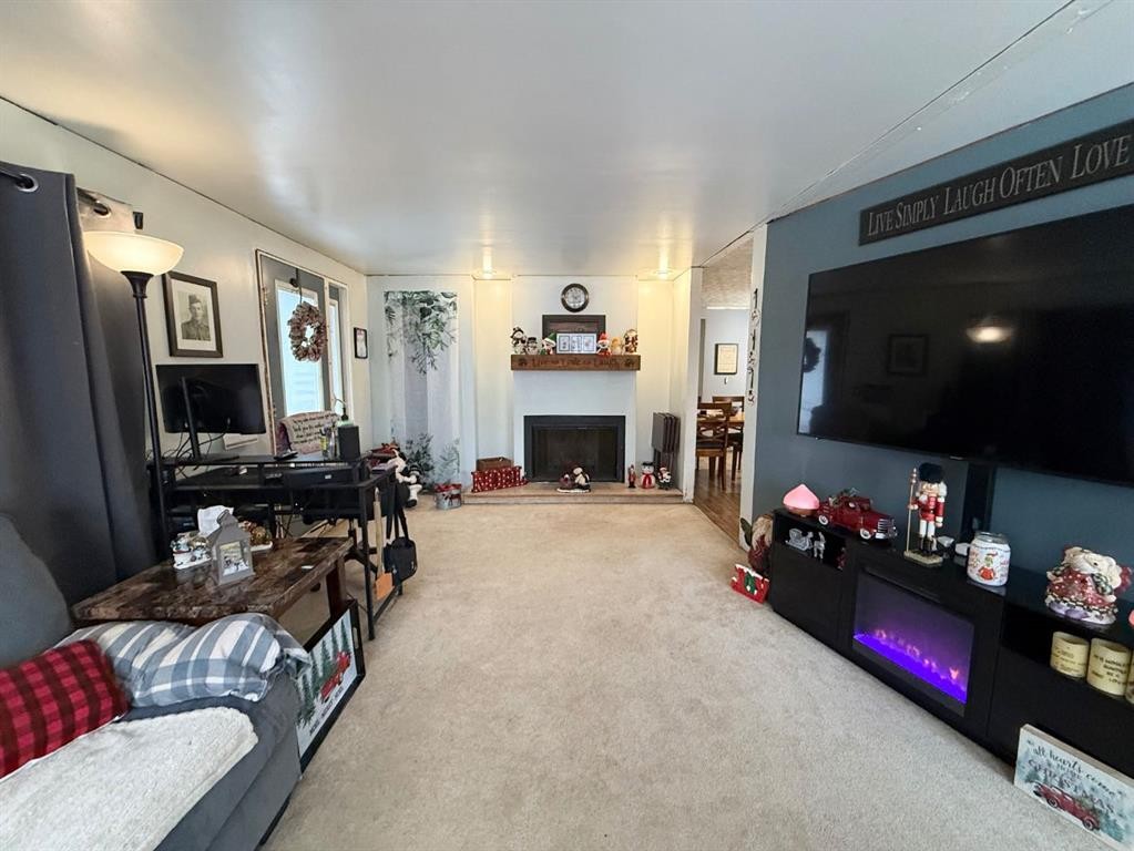 5922 Spruce Park Crescent, Stettler, AB - Indoor