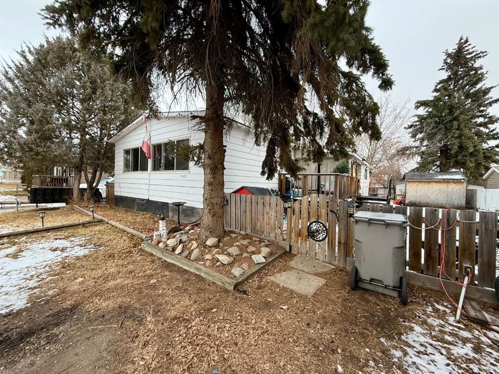 5922 Spruce Park Crescent, Stettler, AB - Outdoor