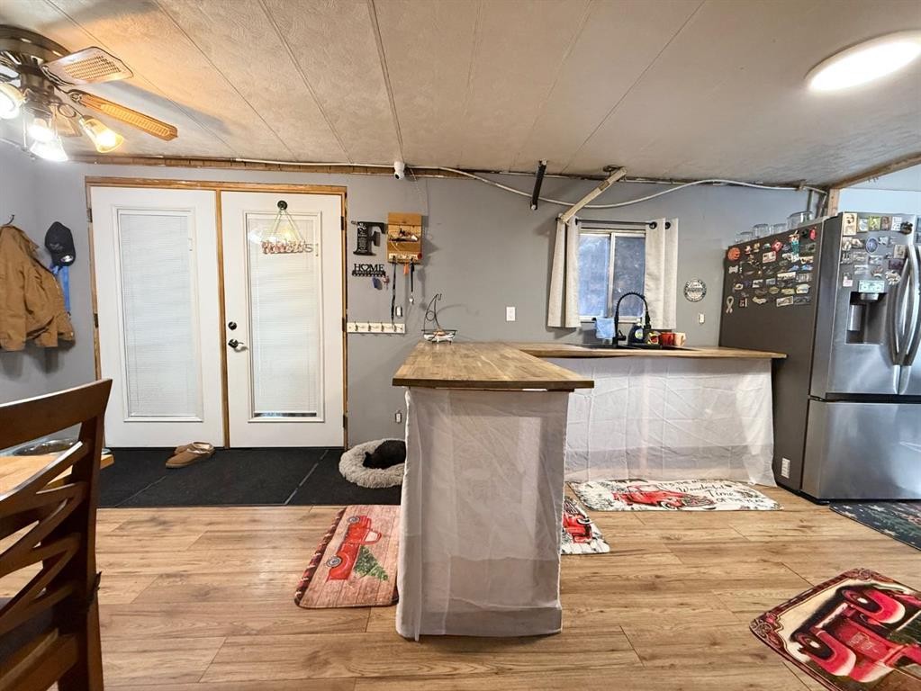 5922 Spruce Park Crescent, Stettler, AB - Indoor