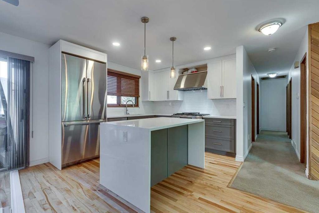 8 Nielsen Close, Red Deer, AB - Indoor Photo Showing Kitchen With Upgraded Kitchen