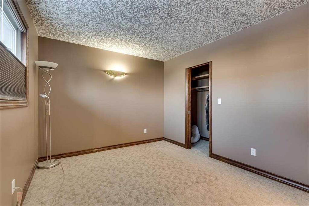 8 Nielsen Close, Red Deer, AB - Indoor Photo Showing Other Room