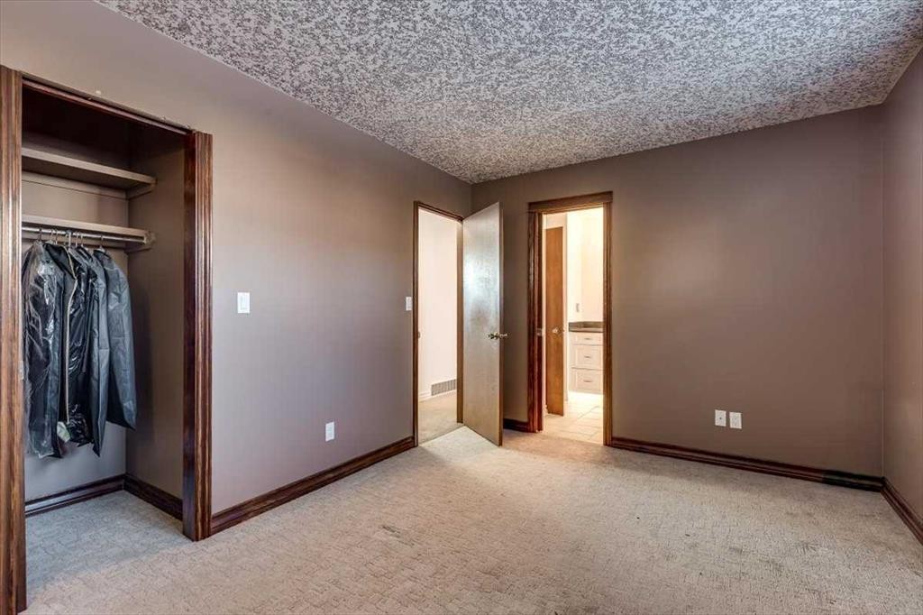 8 Nielsen Close, Red Deer, AB - Indoor Photo Showing Other Room