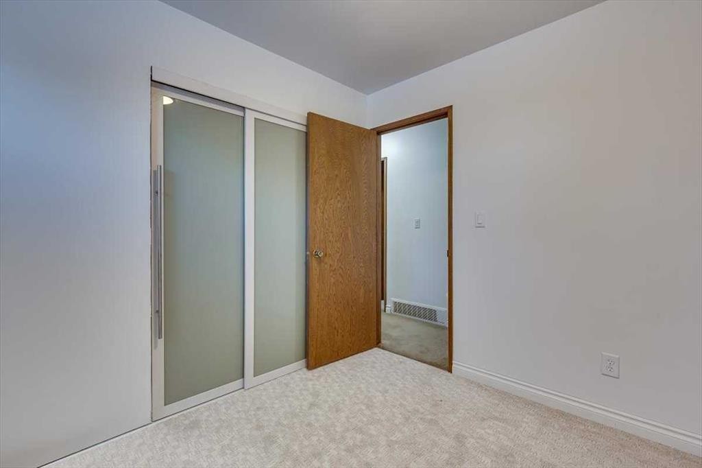 8 Nielsen Close, Red Deer, AB - Indoor Photo Showing Other Room