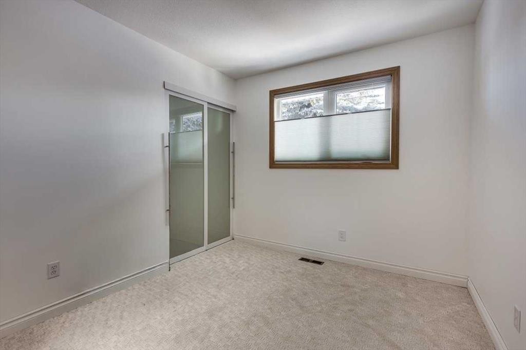 8 Nielsen Close, Red Deer, AB - Indoor Photo Showing Other Room