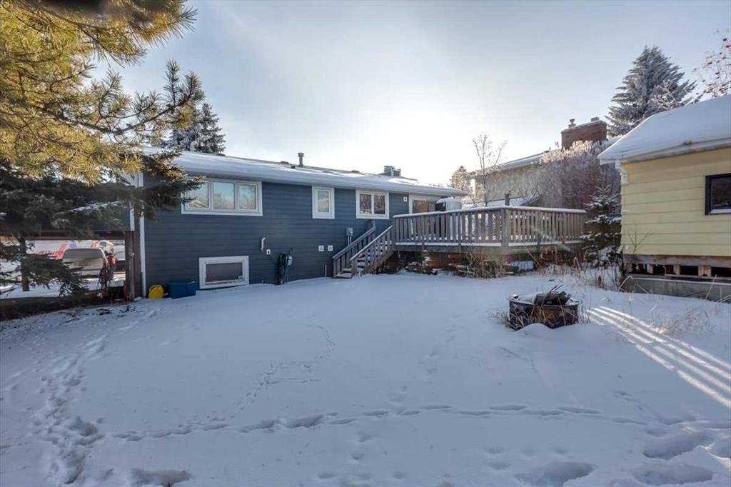 8 Nielsen Close, Red Deer, AB - Outdoor