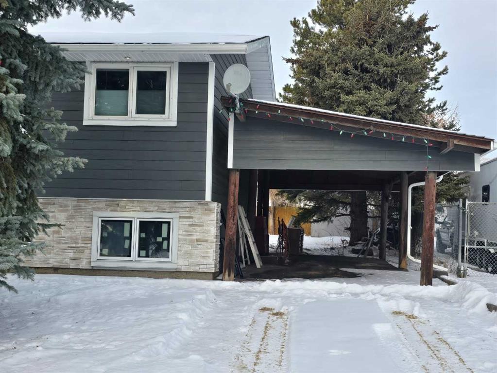 8 Nielsen Close, Red Deer, AB - Outdoor