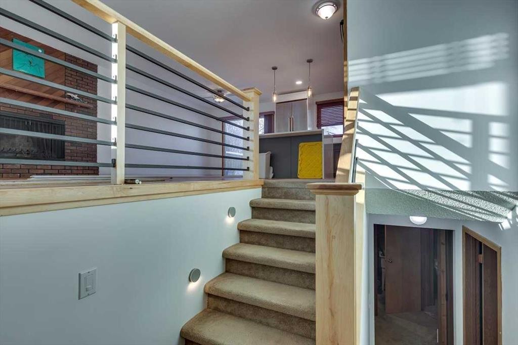 8 Nielsen Close, Red Deer, AB - Indoor Photo Showing Other Room