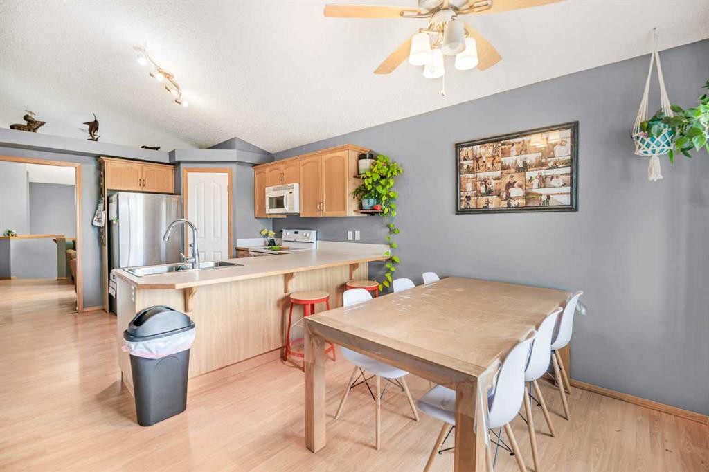 27 Jacobs Close, Red Deer, AB - Indoor