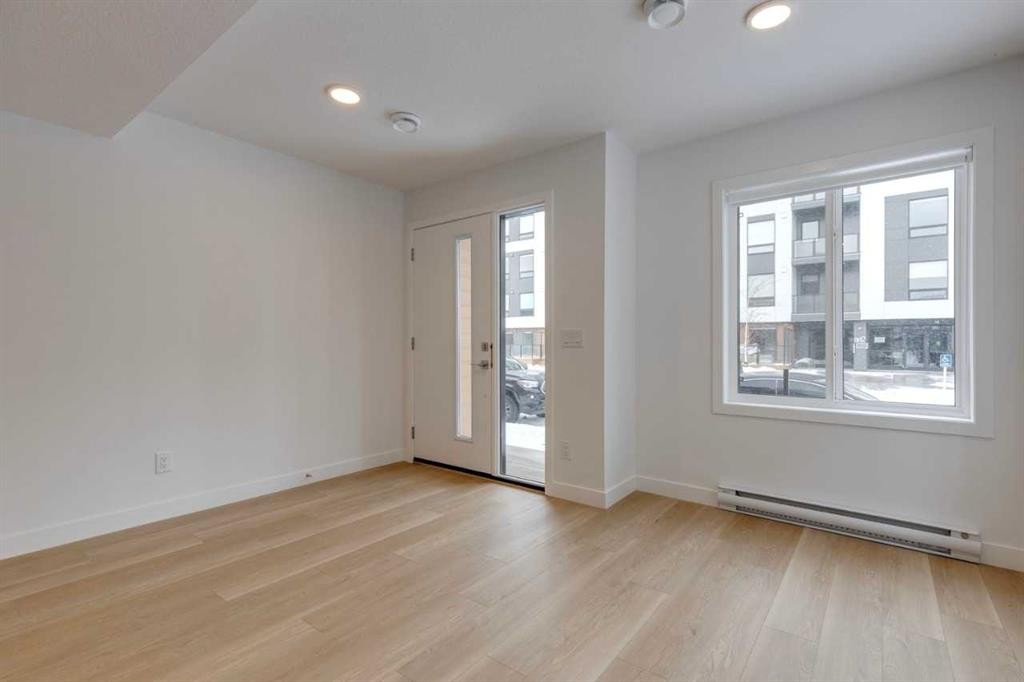 318-8500 19 Avenue Sw, Calgary, AB - Indoor Photo Showing Other Room