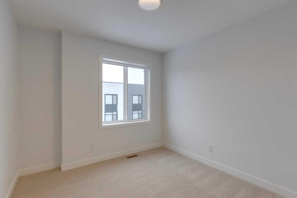 318-8500 19 Avenue Sw, Calgary, AB - Indoor Photo Showing Other Room