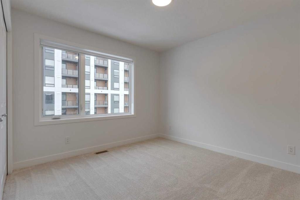 318-8500 19 Avenue Sw, Calgary, AB - Indoor Photo Showing Other Room