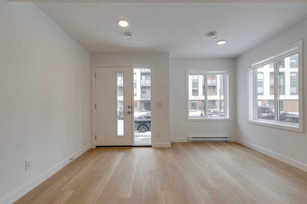 318-8500 19 Avenue Sw, Calgary, AB - Indoor Photo Showing Other Room