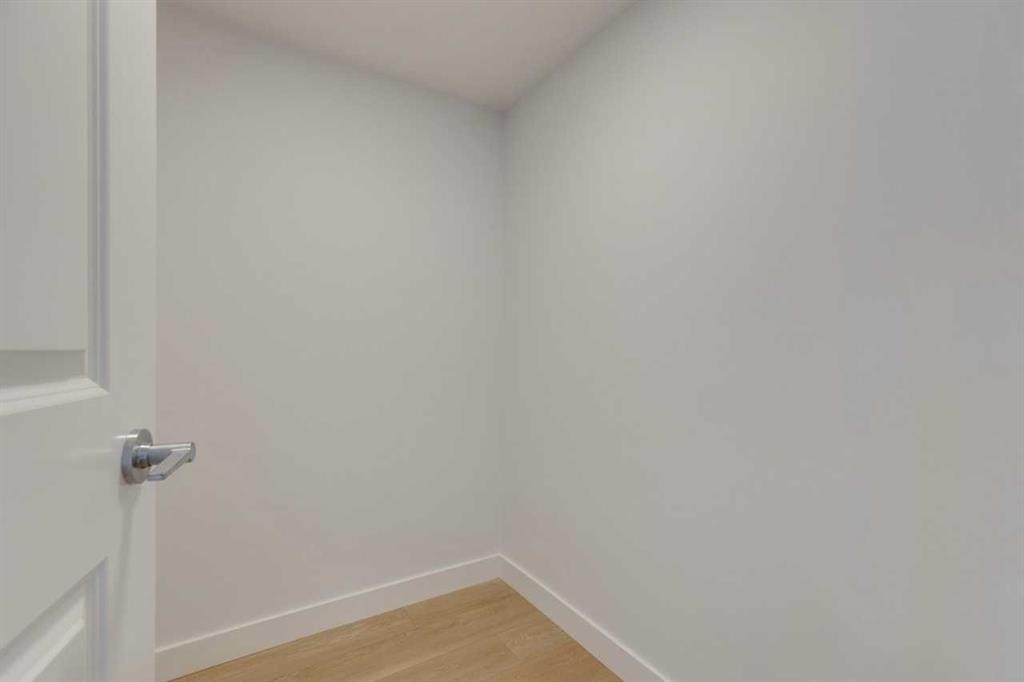 318-8500 19 Avenue Sw, Calgary, AB - Indoor Photo Showing Other Room