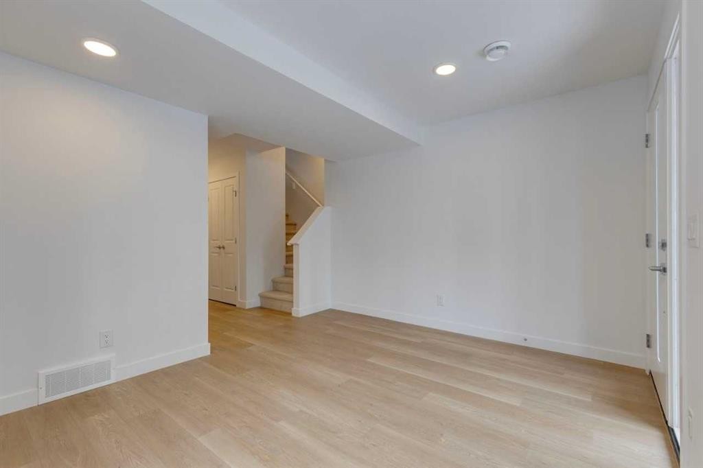 318-8500 19 Avenue Sw, Calgary, AB - Indoor Photo Showing Other Room