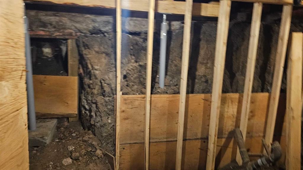 4513 44 Street, Castor, AB - Indoor