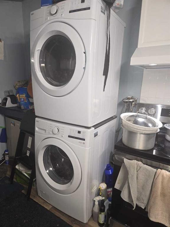 4513 44 Street, Castor, AB - Indoor Photo Showing Laundry Room