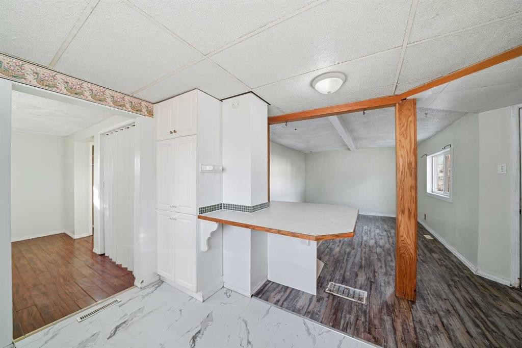 1221 Lucina Street, Penhold, AB