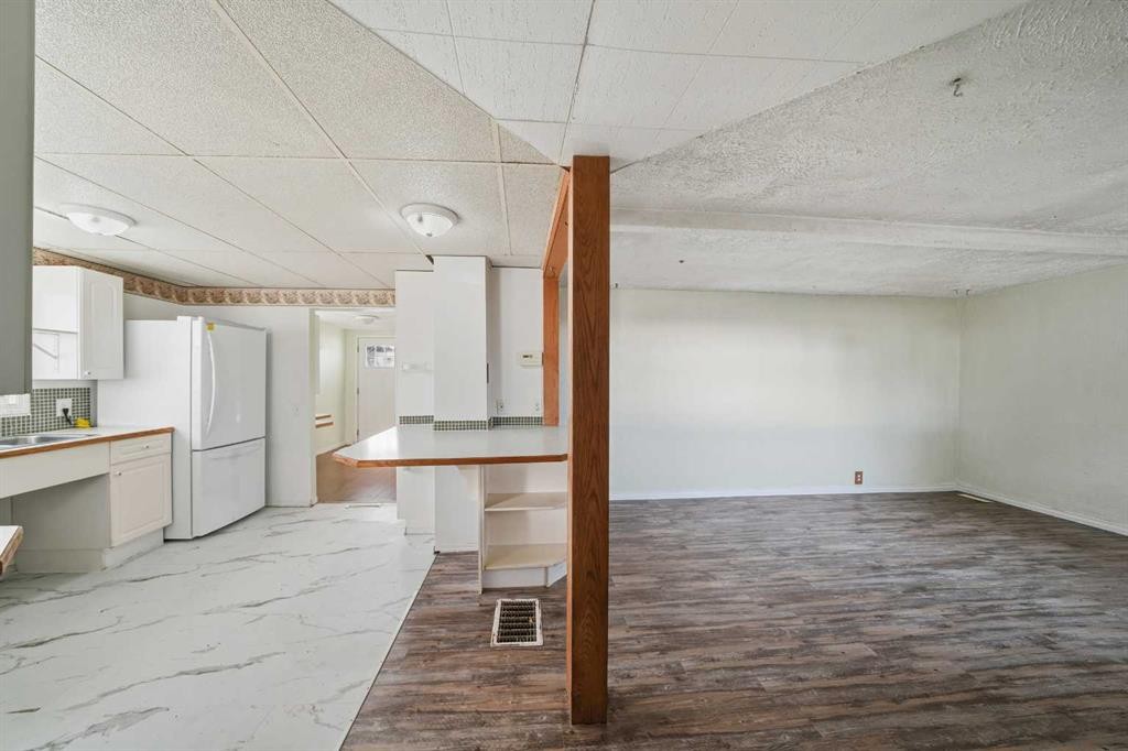 1221 Lucina Street, Penhold, AB