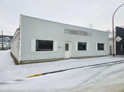 5306 50 Street Ponoka, AB T4J 1H4