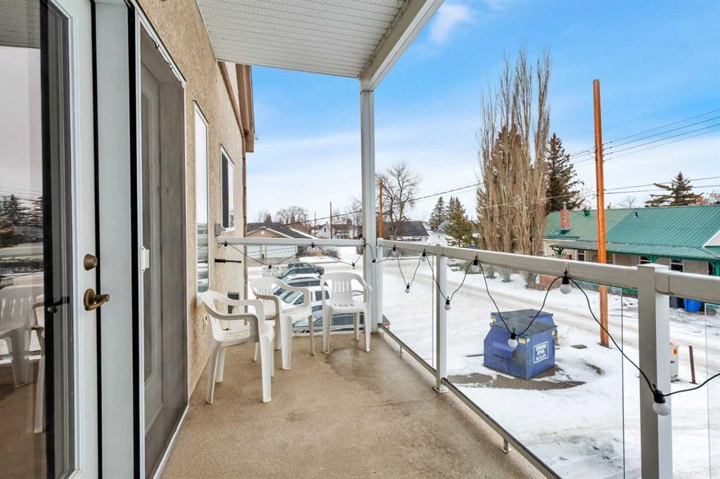 204-4612 50 Avenue, Innisfail, AB - Outdoor With Balcony With Exterior