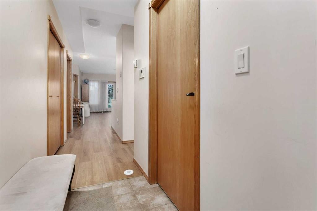 204-4612 50 Avenue, Innisfail, AB - Indoor Photo Showing Other Room