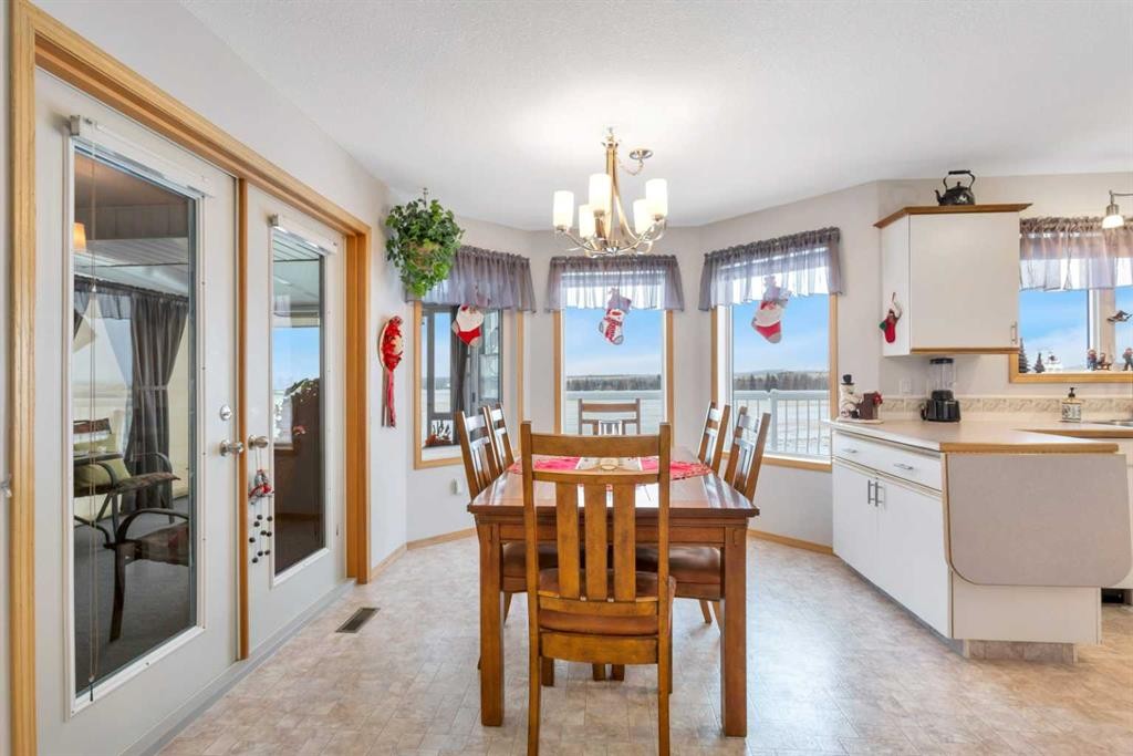 5233 45 Avenue, Rimbey, AB - Indoor