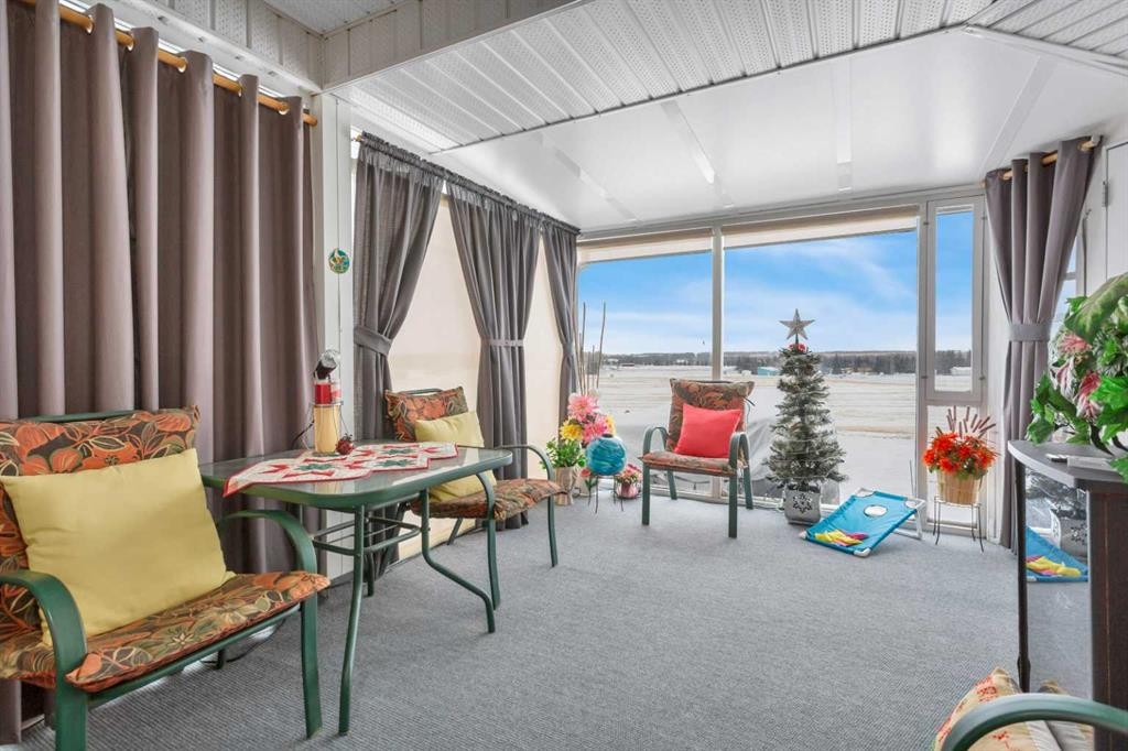 5233 45 Avenue, Rimbey, AB - Indoor