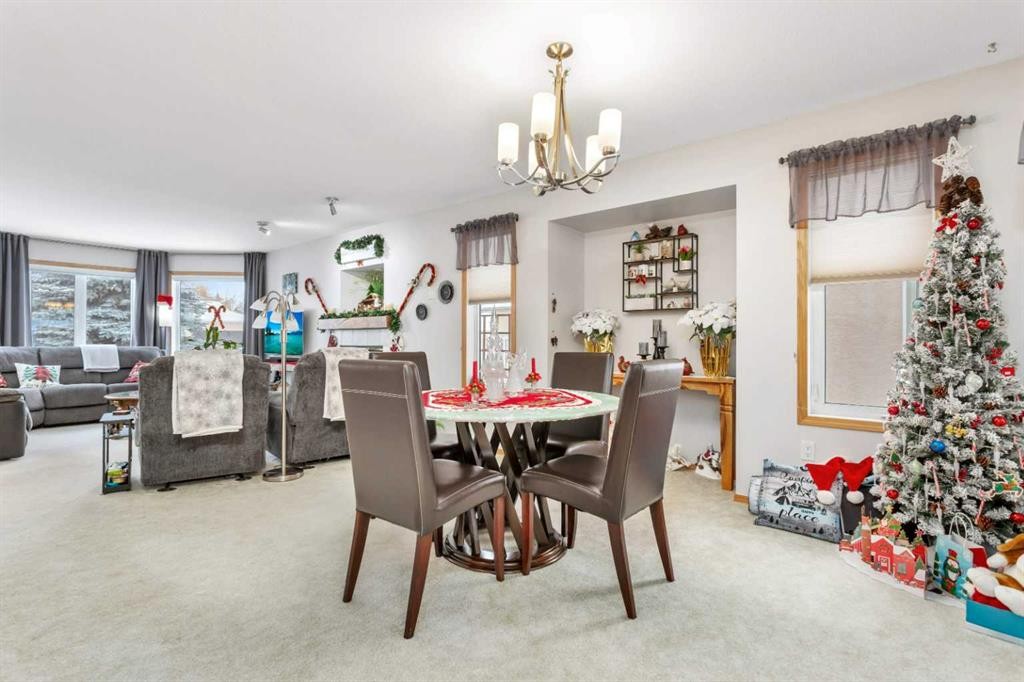 5233 45 Avenue, Rimbey, AB - Indoor Photo Showing Dining Room