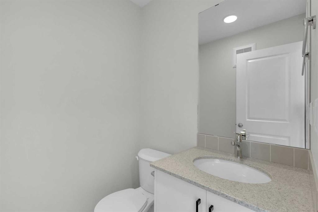 10 Anna Close, Blackfalds, AB - Indoor Photo Showing Bathroom