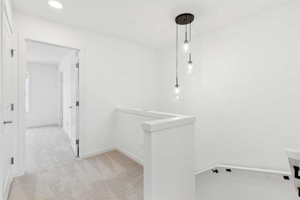 3586 Chestermere Boulevard, Chestermere, AB - Indoor Photo Showing Other Room