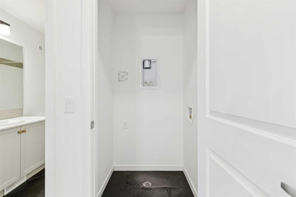 3586 Chestermere Boulevard, Chestermere, AB - Indoor