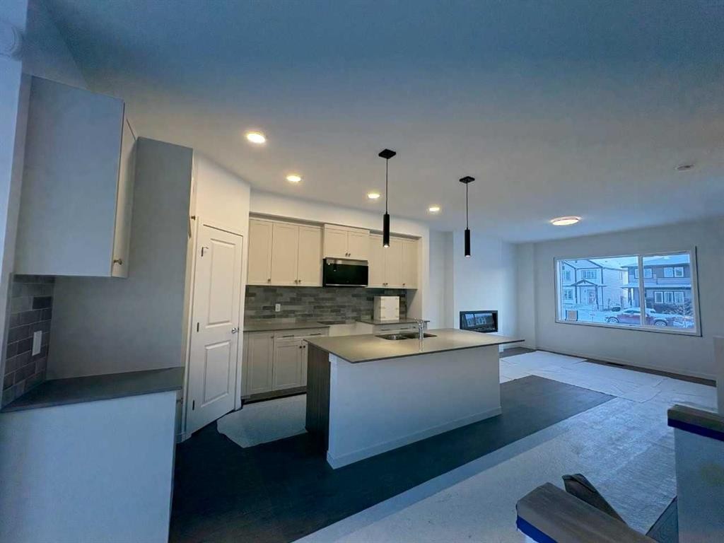 3586 Chestermere Boulevard, Chestermere, AB - Indoor Photo Showing Kitchen