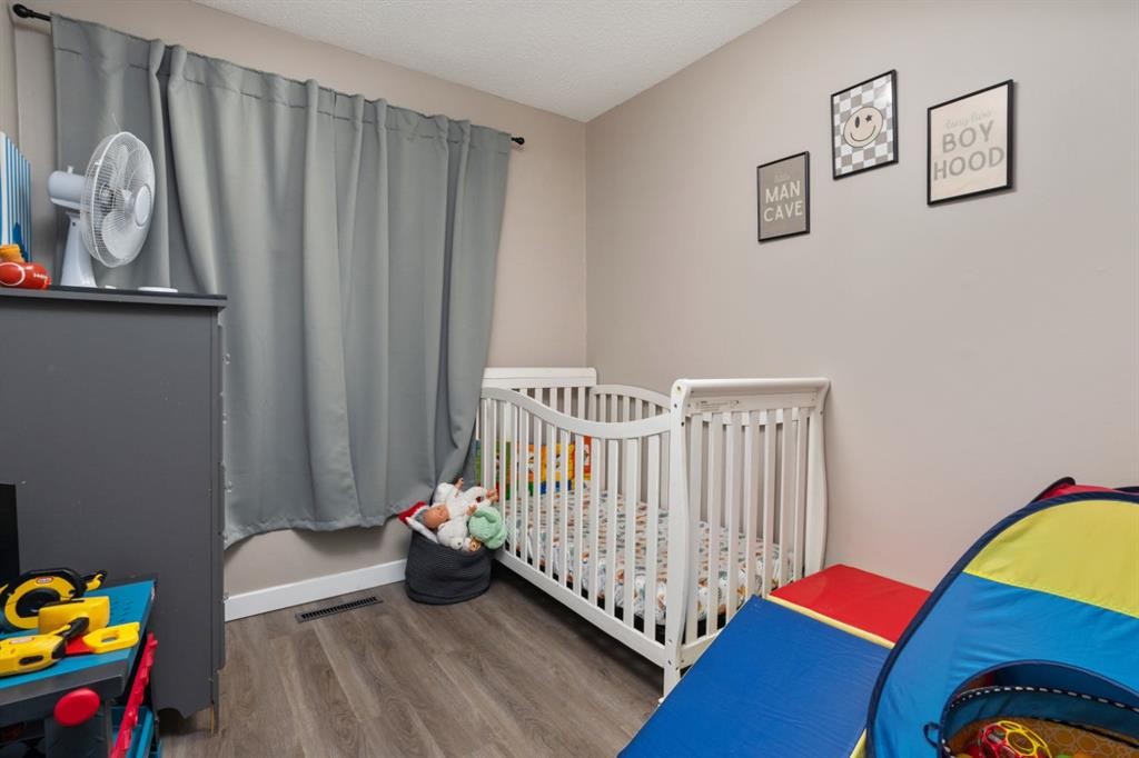 5315 56 Street, Camrose, AB - Indoor Photo Showing Bedroom