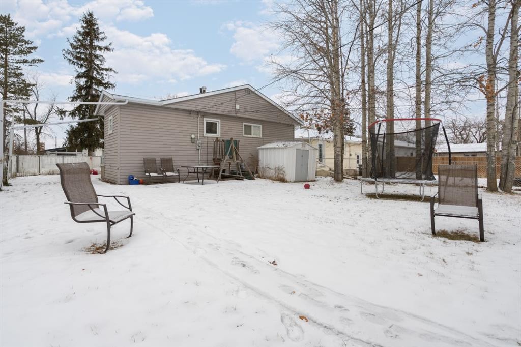 5315 56 Street, Camrose, AB - Outdoor