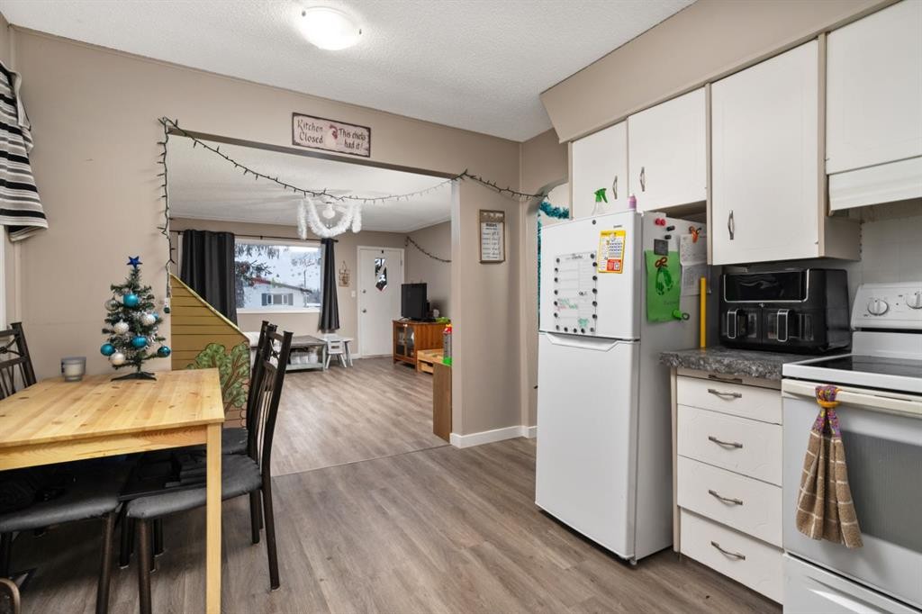 5315 56 Street, Camrose, AB - Indoor Photo Showing Kitchen