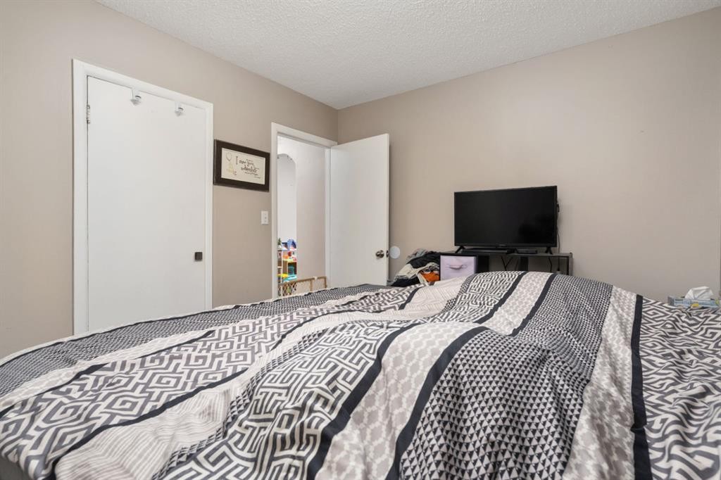 5315 56 Street, Camrose, AB - Indoor Photo Showing Bedroom